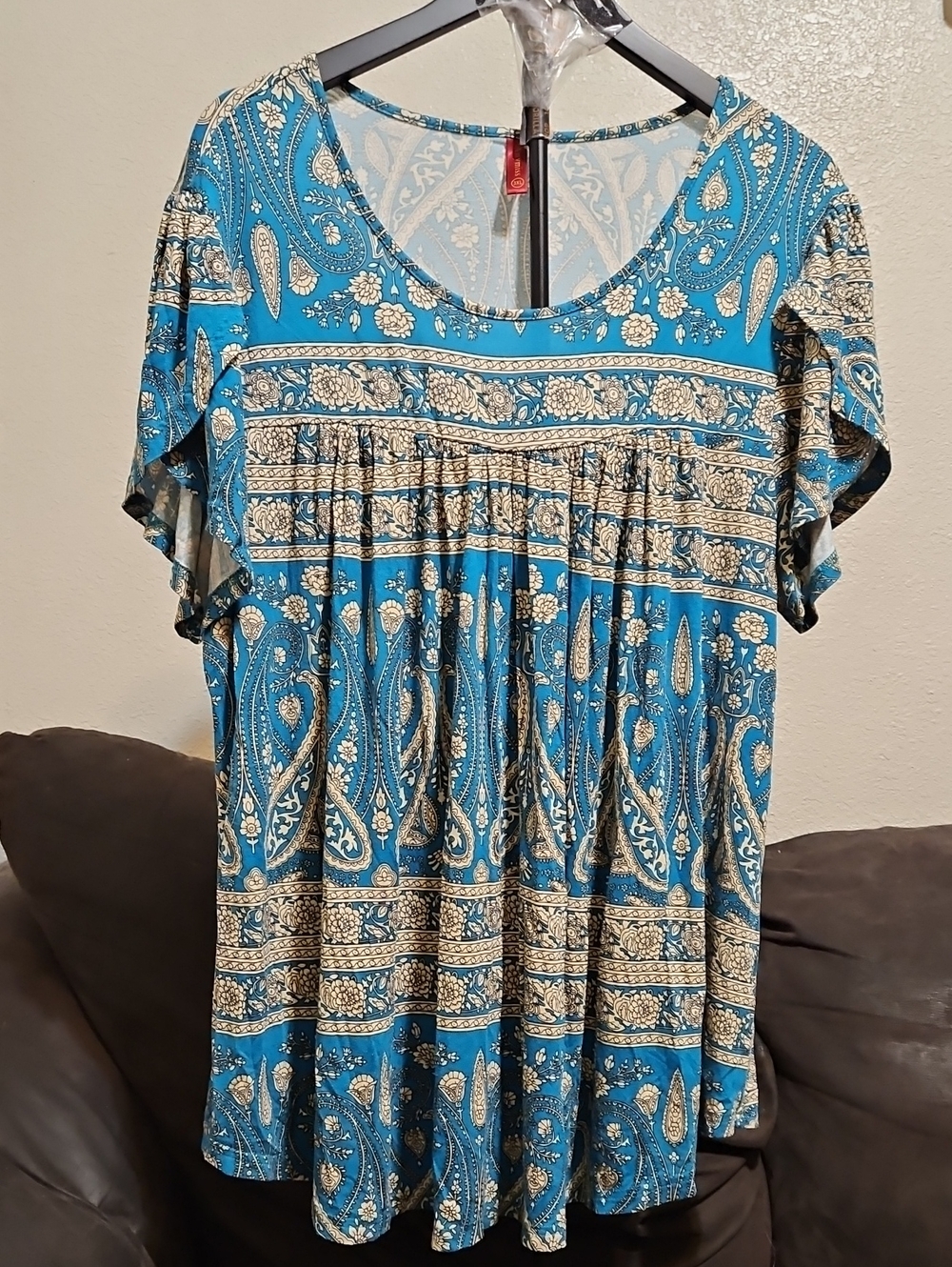 Blue Paisley Short-Sleeve Scoop Neck Women's Top